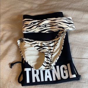 Triangl zebra suit